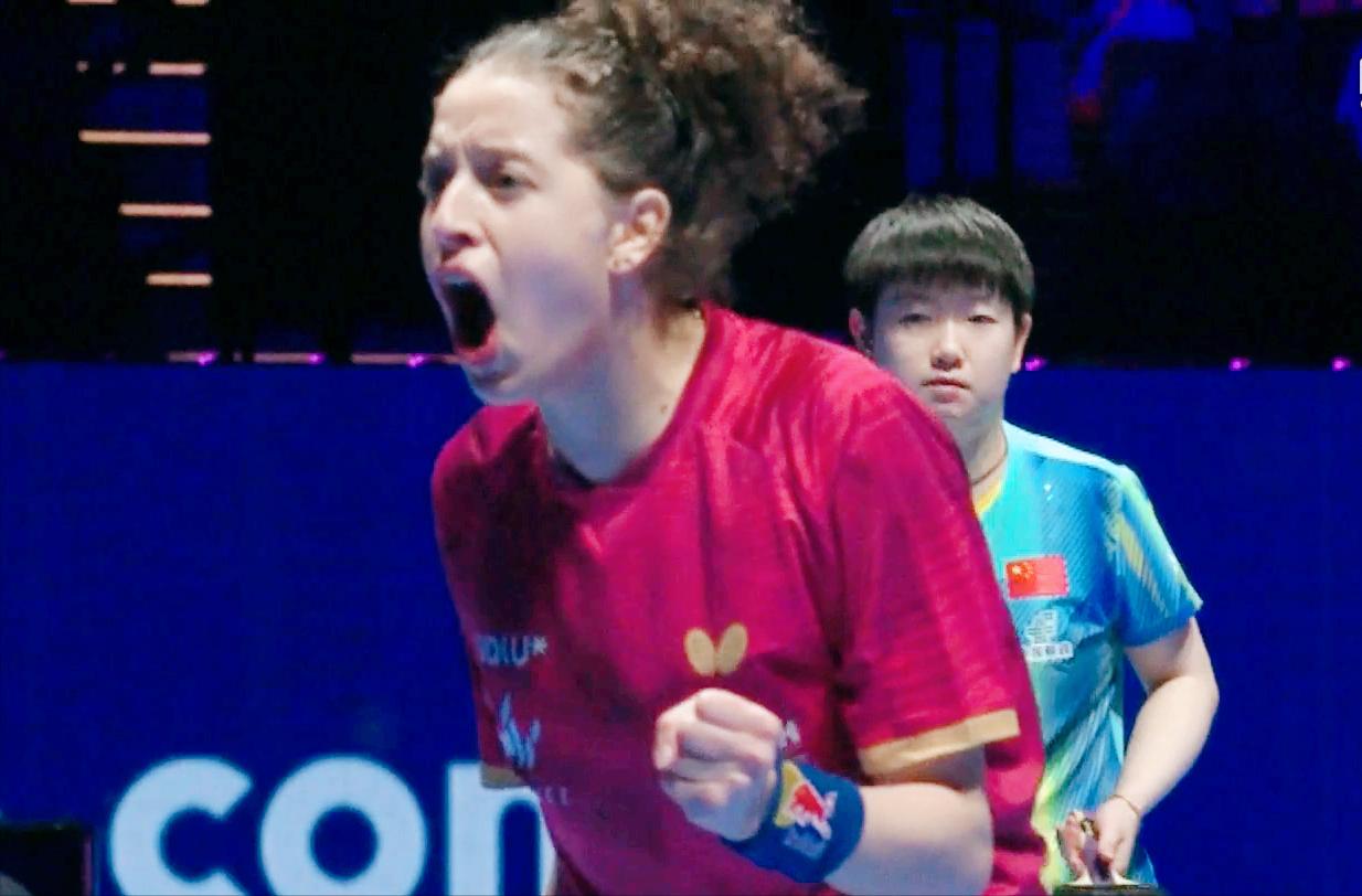 汉娜高达懵了，以前打孙颖莎时第一局都能赢？今天咋不行了？因为前天莎莎和蒯曼