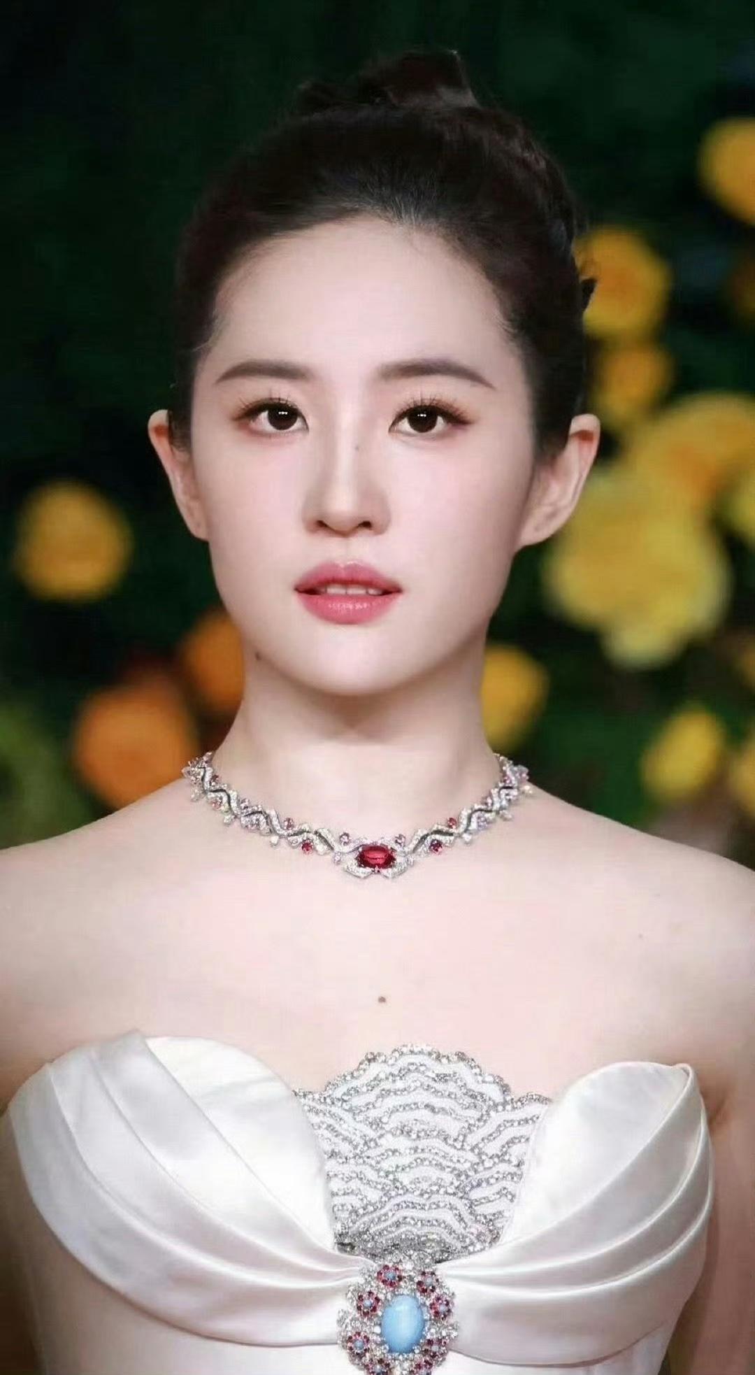 你心中最美的仙女是谁我的心中最美最好看的仙女是神仙姐姐刘亦菲[比心][比心][比