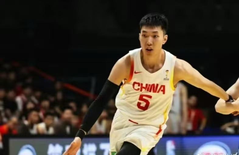 热身赛双杀喀麦隆，中国男篮这三人功不可没！热身赛中国男篮与喀麦隆二番战打响，首
