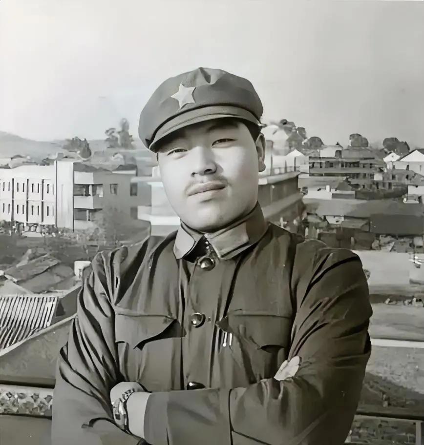 孙玉奎是黑龙江双城人，1981年当兵，18岁就入伍了。开始在部队养猪，干得挺认真