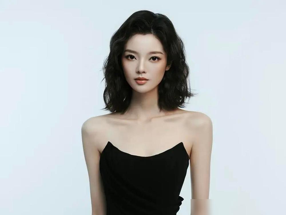 《主角》剧中的这个演员不知道大家有没有注意到，她更符合书中描写的忆秦娥形象我
