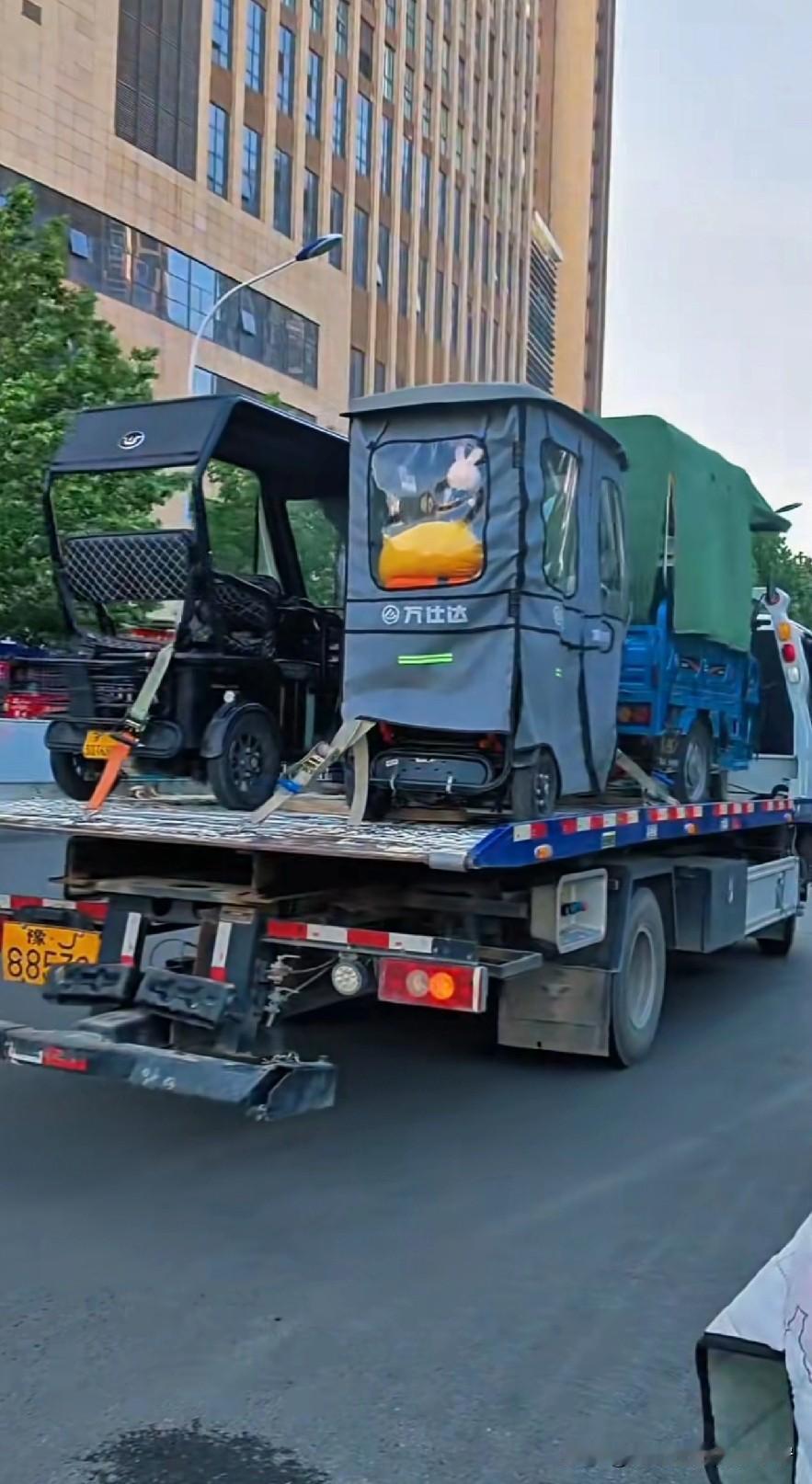 终于对“三蹦子，老头乐”下手了！！！作为代步车，接送孩子上下学，风吹不着