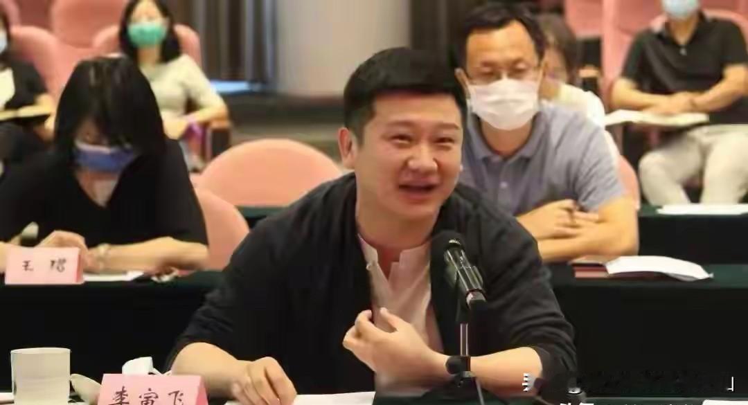 李寅飞直言：听云轩一百多号人全靠曹云金一人扛，为啥十几年没带出像样徒弟？李