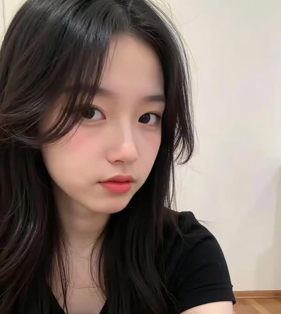 一位老同学花了四百多万把女儿送去加拿大上本科，后来又去了英国拿硕士。去年底，女儿
