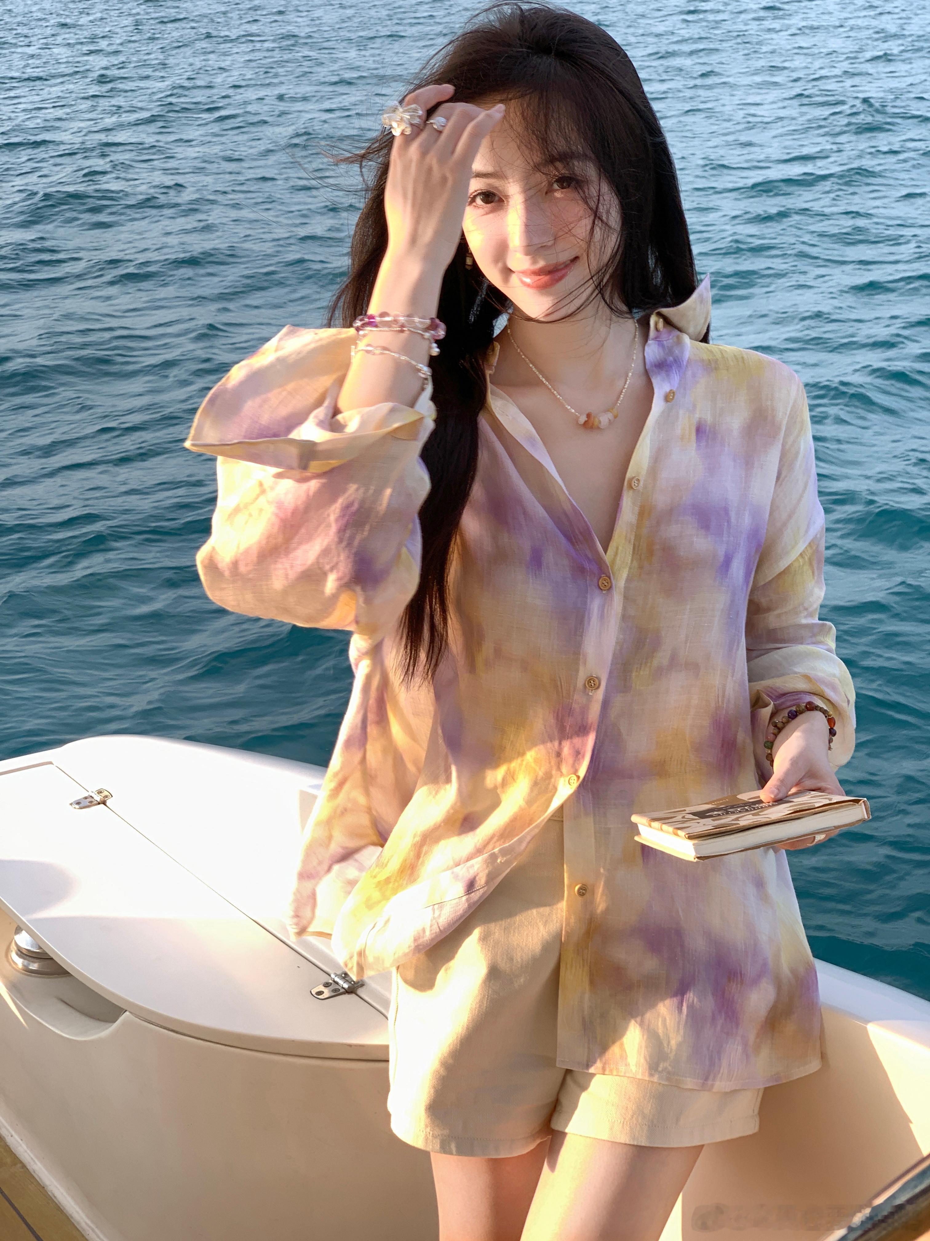 下午换战场啦！趁今天天气好多拍掉一点✌🏻这件“莫奈花园”真的太适合去海边了！好