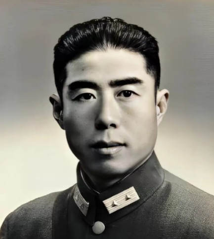 1950年，一个叫张克明的人来到四川通江，和一个村姑结婚。村姑发现这个丈夫不对劲