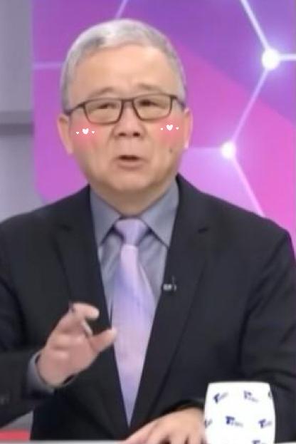 岛内特别关注的PHL-191火箭炮，台退役将领栗正杰说：这款火箭炮落到海面上的镜