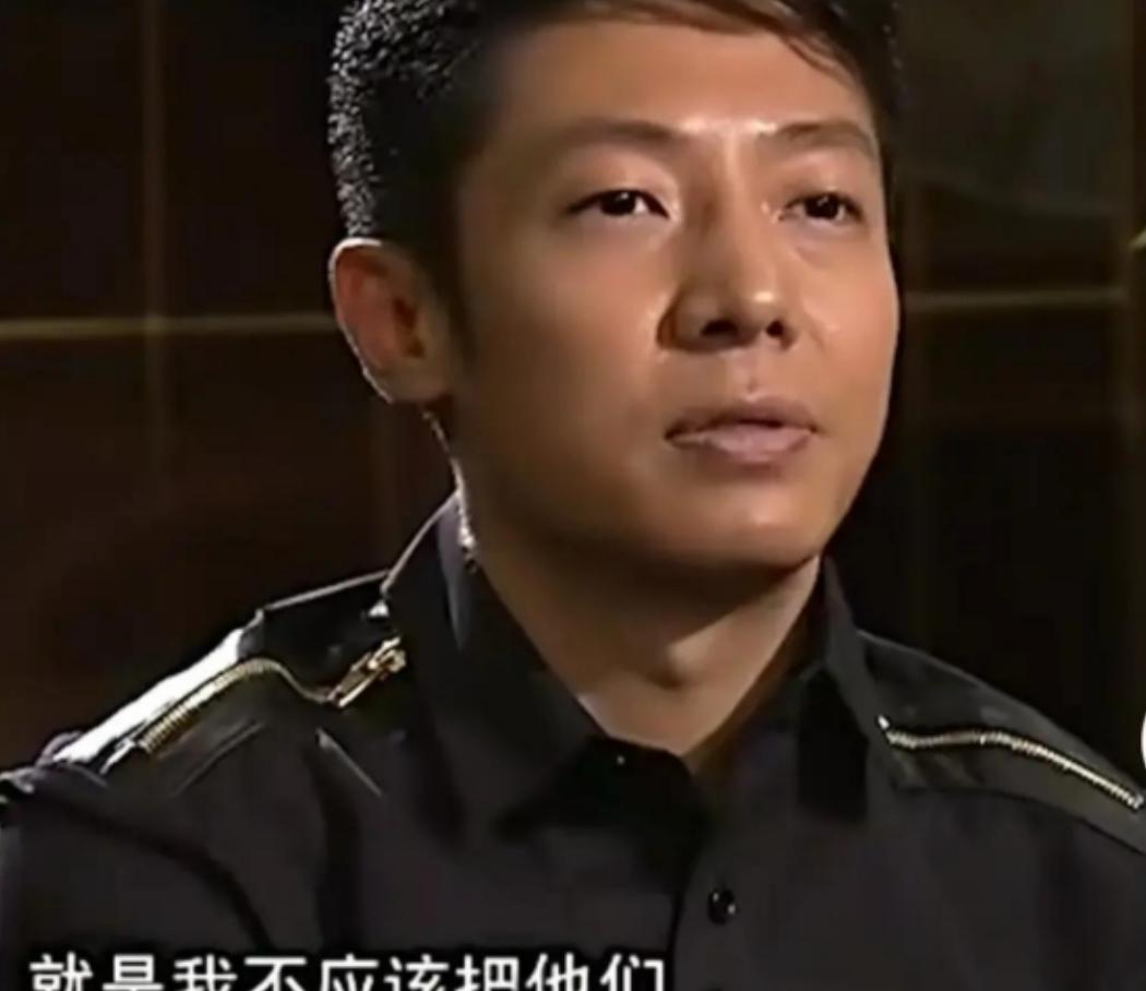 撒贝宁说：“我很后悔把父母从老家武汉接到北京来，我跟妹妹都在北京，我爸妈退休后在