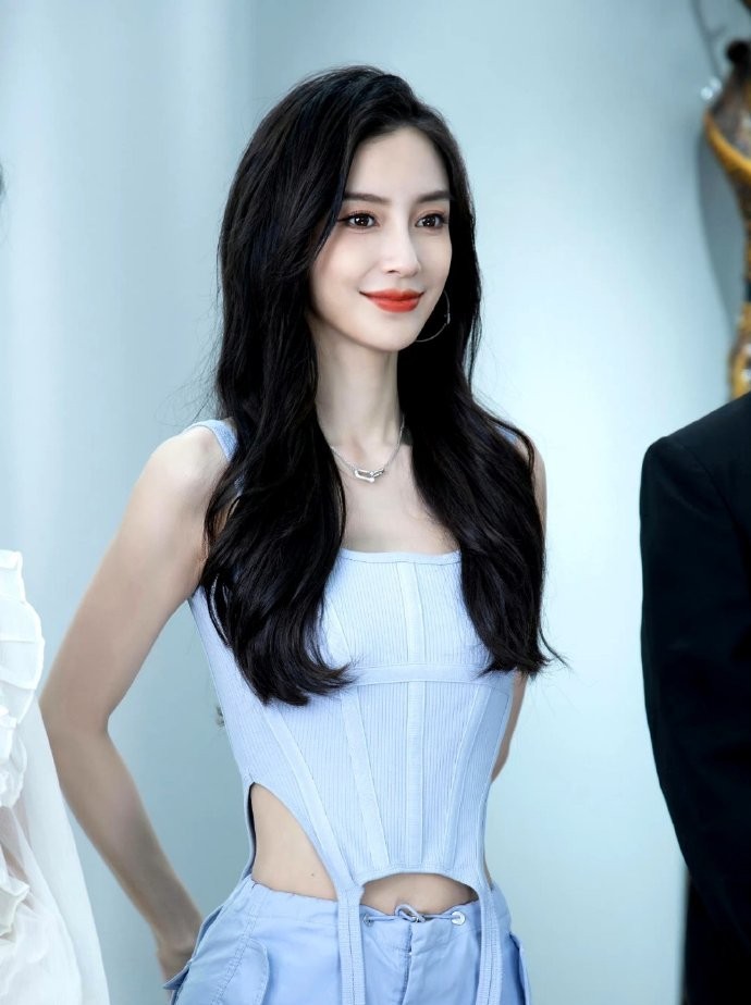 我问老公：“Angelababy这么漂亮的女人，黄晓明怎么舍得和他离婚？”