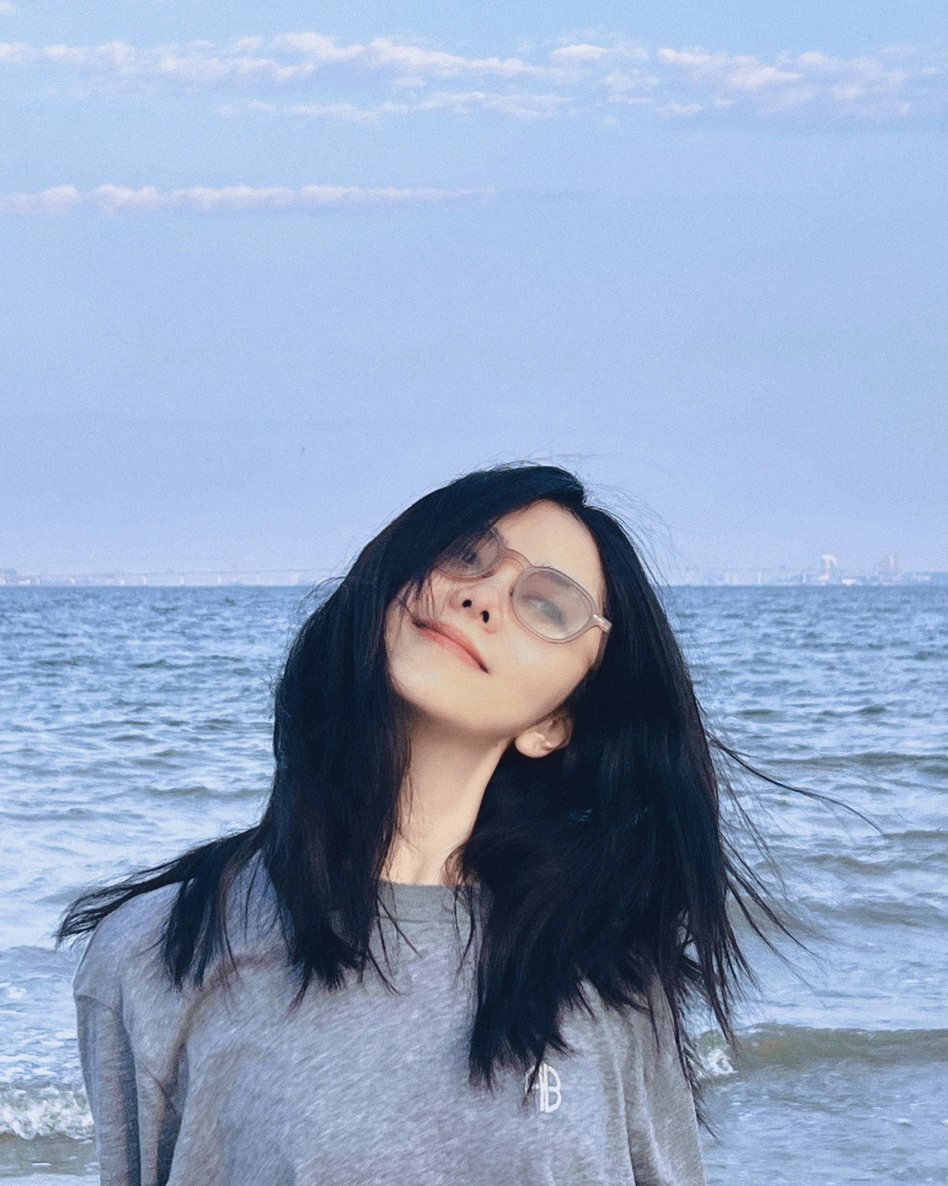 谭松韵🌊两小姐‘sPostcard这是一组带着海风味道的明信片💌长风破浪