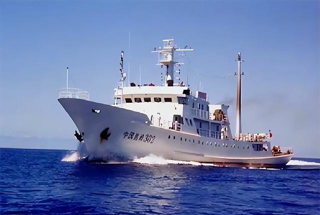 2002年，越南的炮艇扣押了海南的渔船，中国渔政船前去解救，然而越南炮艇不但不退