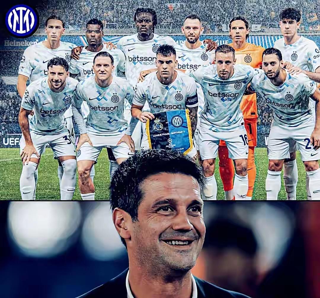 很多人注意到了比塞克与阿坎吉的位置互换，开赛时比塞克右中卫，阿坎吉中后卫，但在下