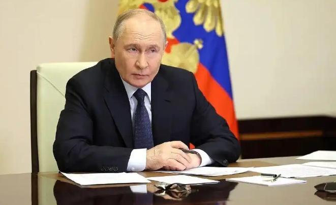 普京一句话，特朗普几个月的脸全丢光了！ 俄军4月11日16点准时停火，别洛乌