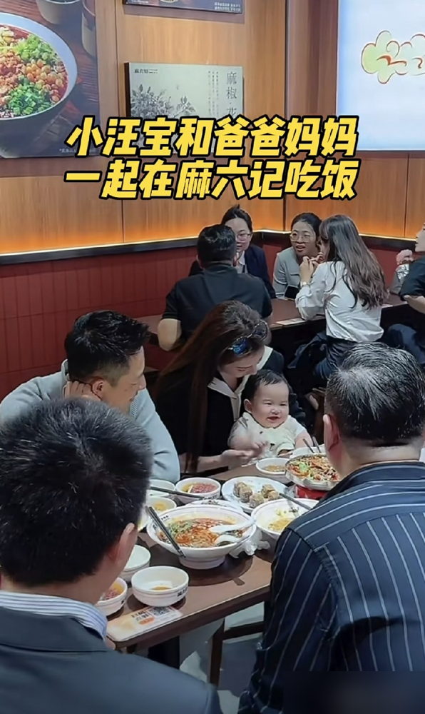 后妈这个身份，马筱梅算是活明白了。她直播直接摊牌，玥儿转学、住哪儿这种大事，全是汪小菲和大S定，自己