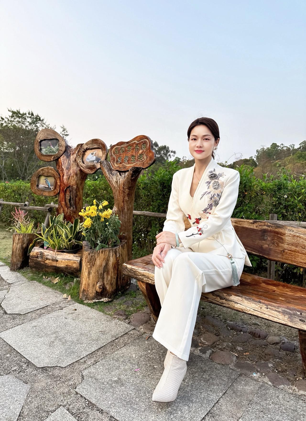 春从来不语，却温柔了世界。