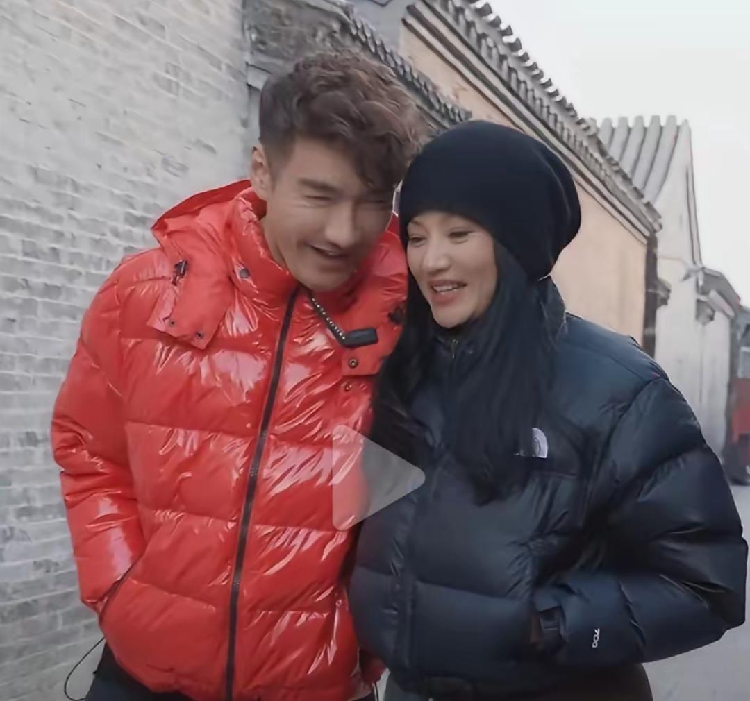胡兵瞿颖，被猜中了！​3日，胡兵瞿颖突然冲上热搜，不是简单传出绯闻，而是俩人那