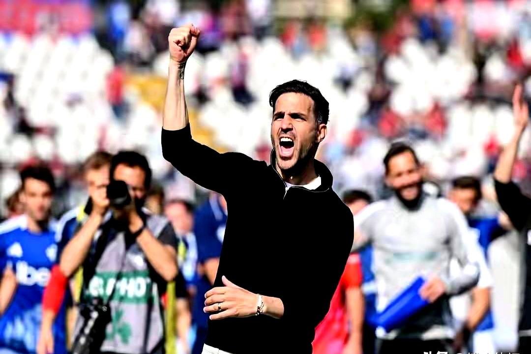 前脚刚把球队从低级别带到意甲第5，后脚老板就说：你想走，随时可以！科莫老