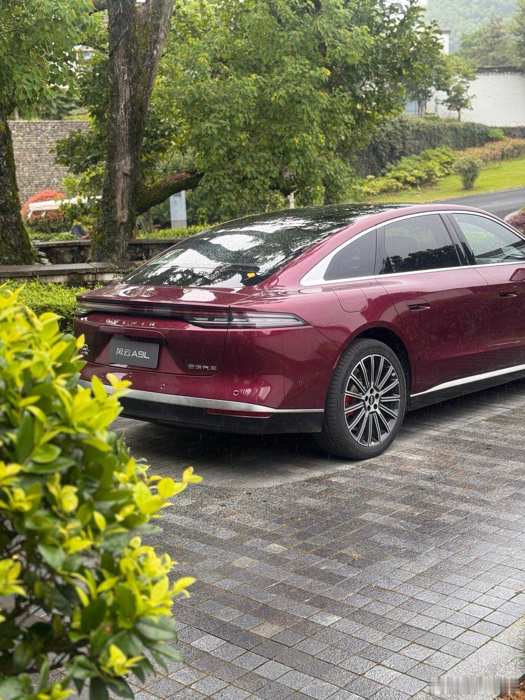 奇瑞风云A9L，实测续航2500km🚗开它送荔枝，满油满电刚刚好[doge]关