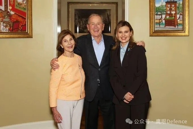 烽火问鼎计划当泽连斯基访问中东的时候，他的妻子奥莲娜·泽连斯卡娅正在访问美国，