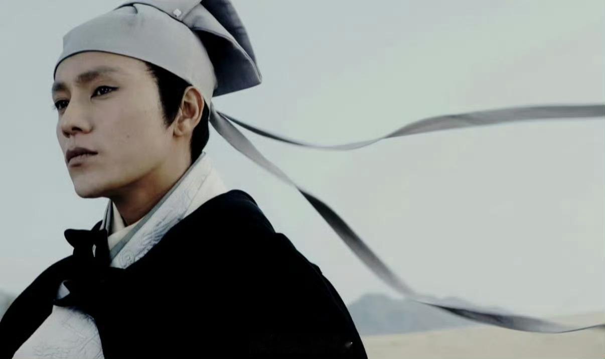 颜值差这么多，这怎么能认错，不理解。成毅这段时间一直在yx颜值，怎么回事啊？要抢