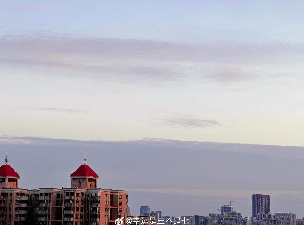 广东人早已习惯～强冷空气来袭都要先高温再速冻今日夕阳很美～
