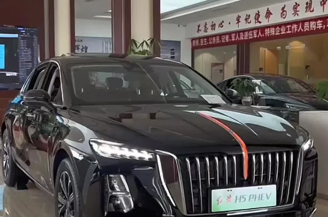 国产豪车排行前10名：第一名：红旗国礼——718万第二名：仰望U