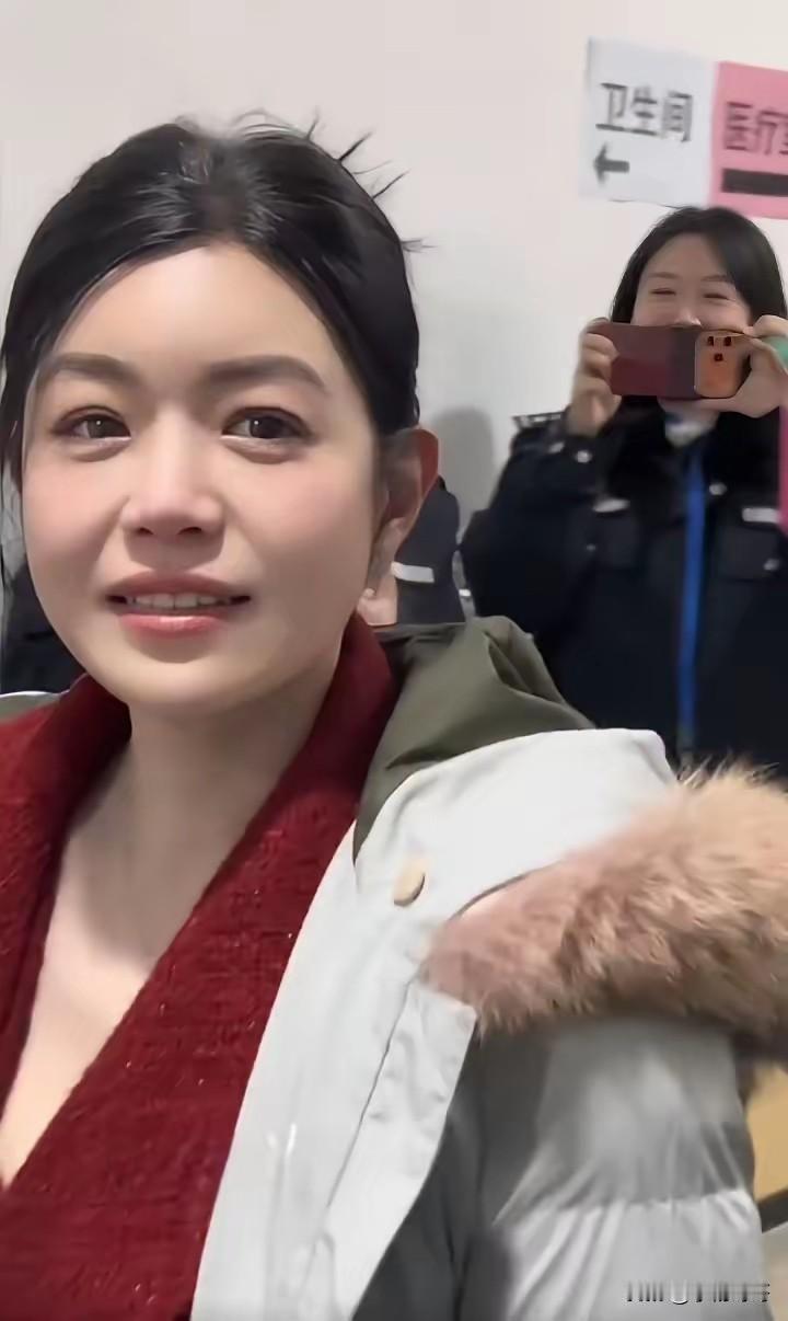 42岁的陈妍希，给所有女人提了个醒不是因为年龄，也不是因为容貌，而是她那种通