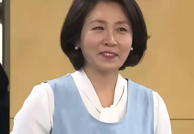 看完这场翻译，我只想问：这真的是拿工资的吗？金惠景夫人这趟访华，本来是带着满