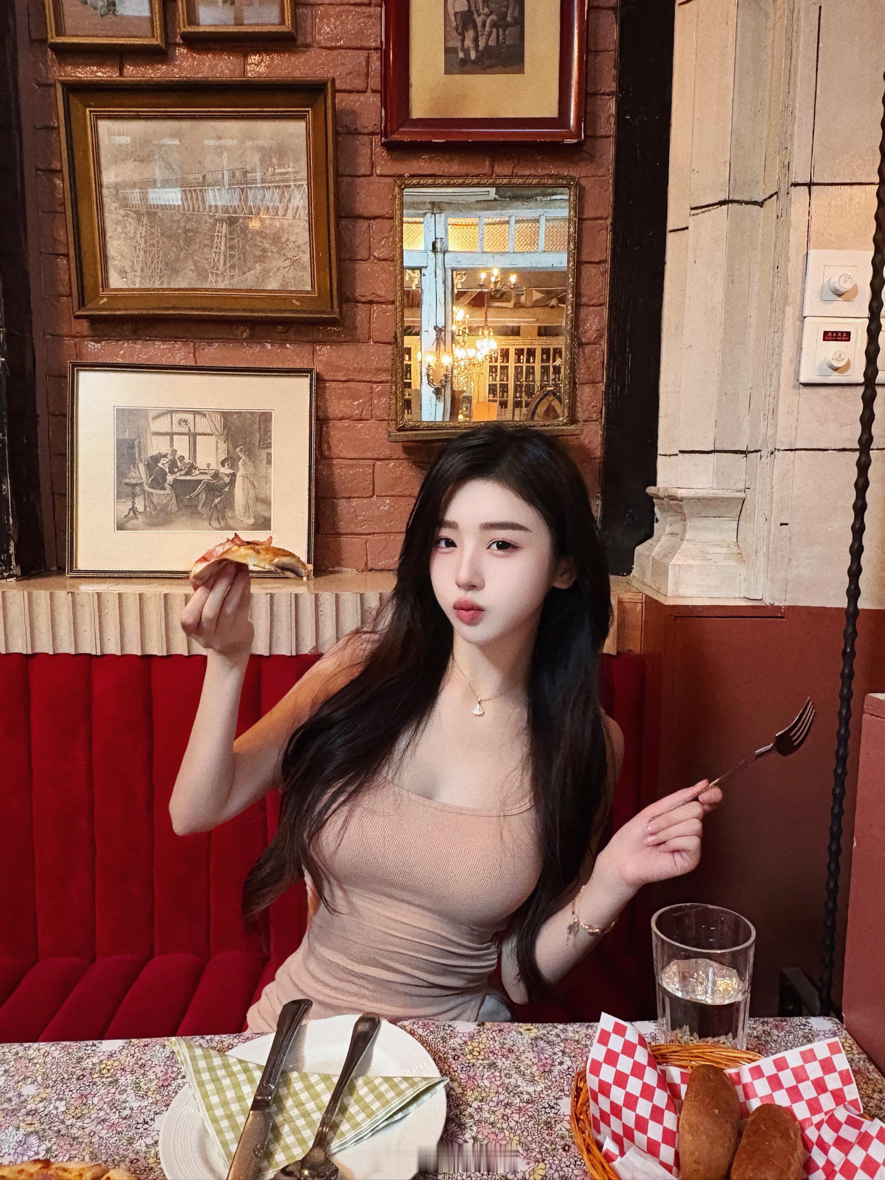看镜头宝宝🍕😛​​​