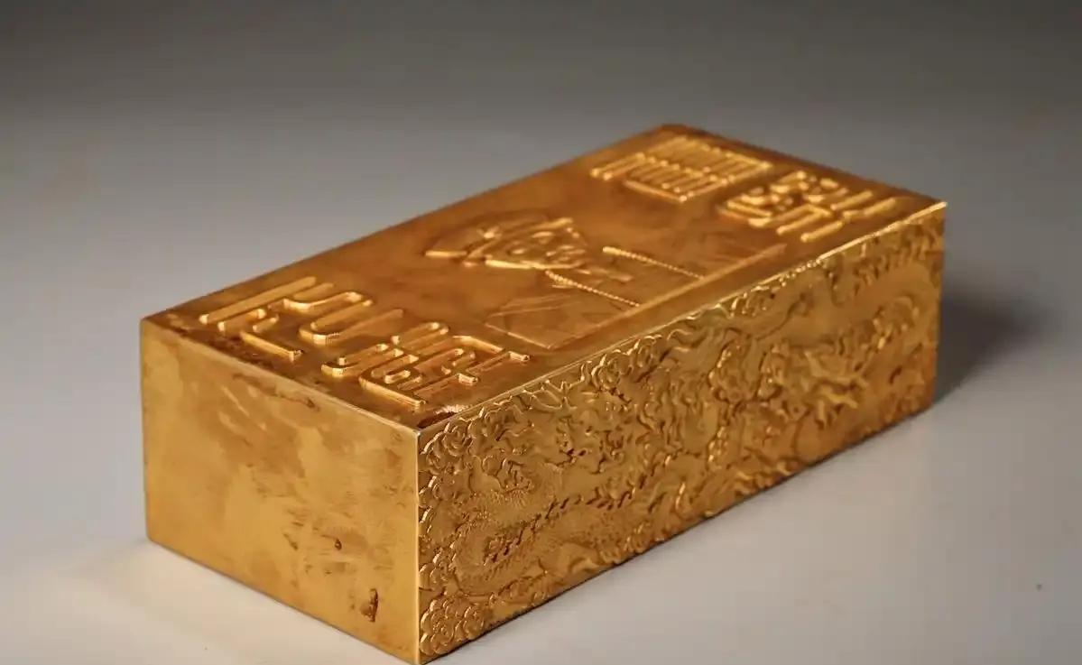 明嘉靖年间，朝廷让烧窑大户卢家烧制100块金砖。谁知交货时，只有99块。竞争对手