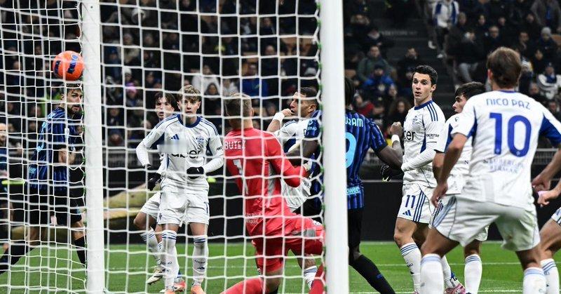 ⚽️国米4球大胜科莫，暂时登顶积分榜！圣安布罗西奥球场见证蓝黑军团豪取三分！国