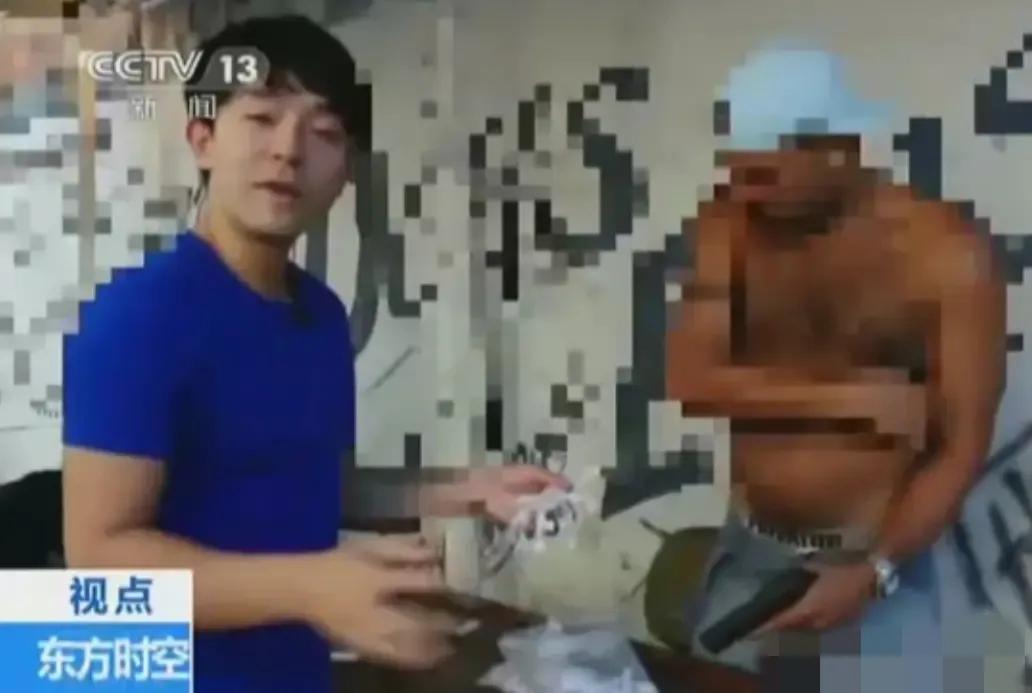2012年，巴西毒贩发出一封邮件，邀请央视记者刘骁骞到自己的据点采访。然而，当刘