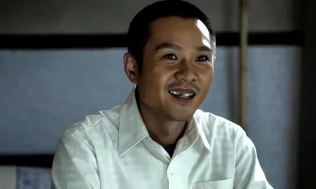 老丁没了。在《父母爱情》一片团圆结局里，他是唯一去世的主要角色，死因还特别憋屈，