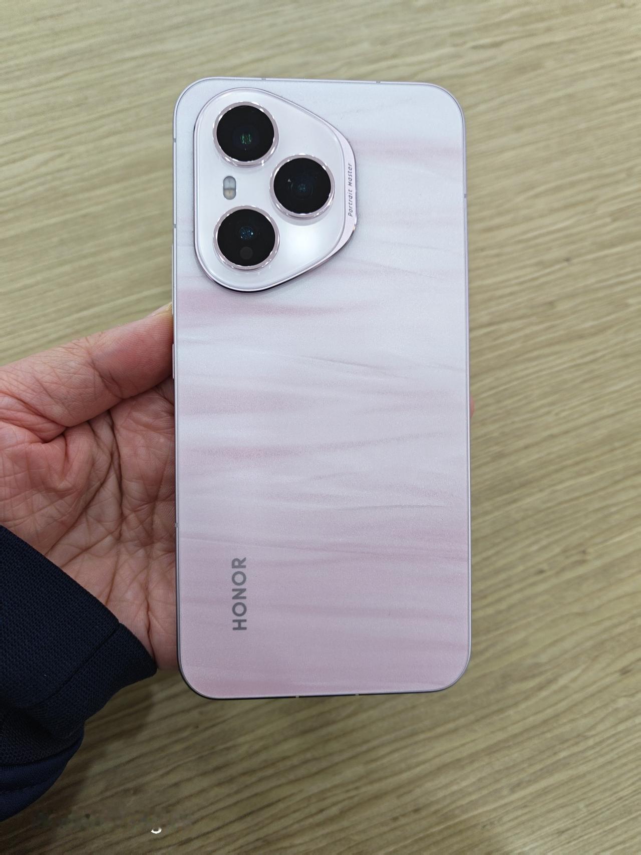 硬等某17Pro降价还是现在入手荣耀400Pro？兄弟们给个主意。这几天