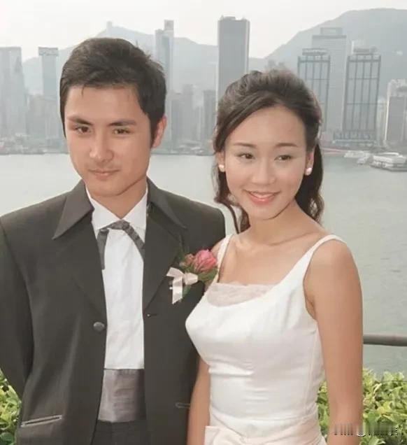 杨思琦现在是靠自己没错，但她以前确实是想傍大款，以为第一个孩子的爸爸是有钱佬。