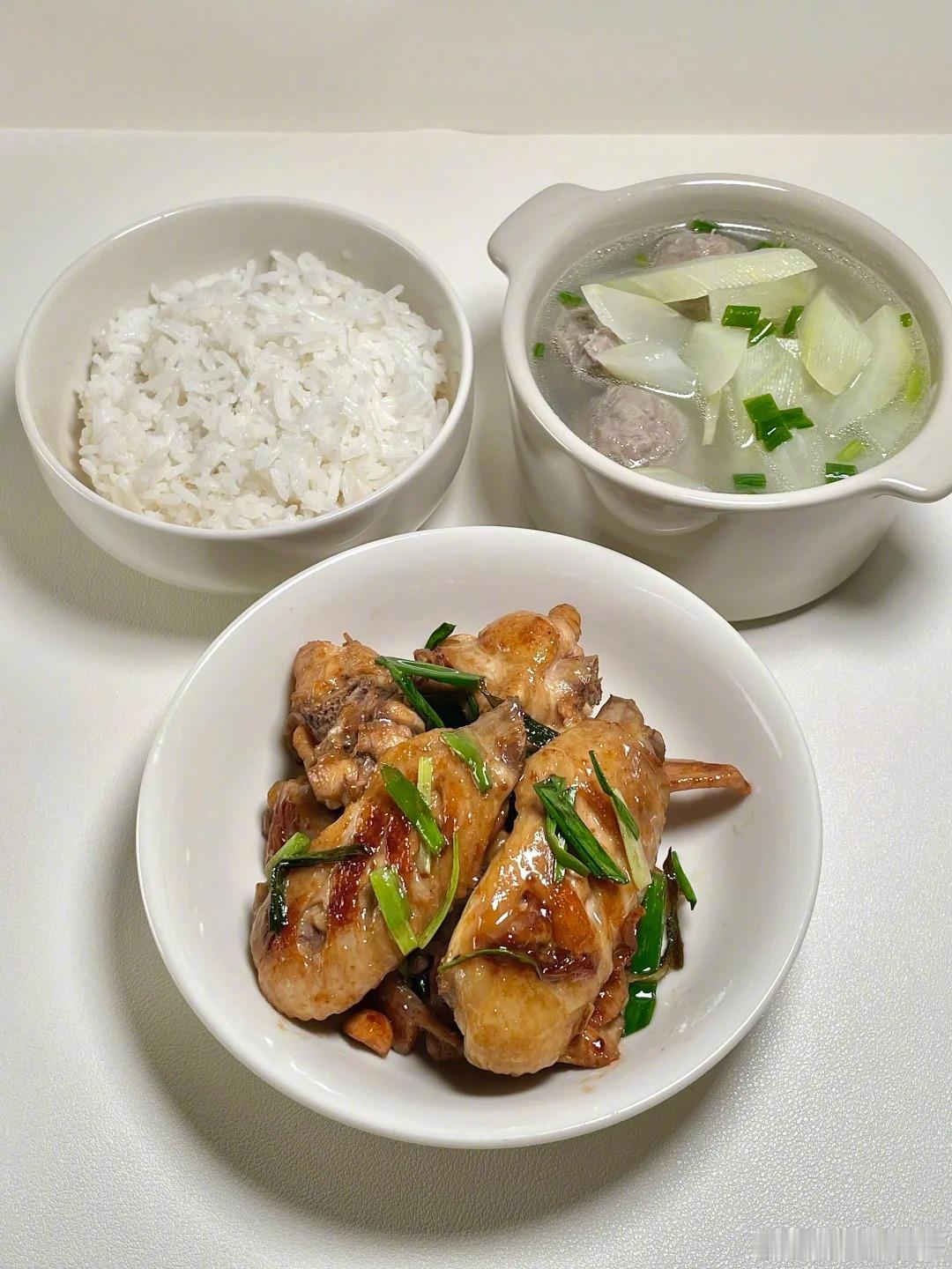 一人食合集｜做饭灵感9图🍱每餐都要好好吃～🔽1.酱油鸡翅，冬瓜牛肉丸汤2.豆