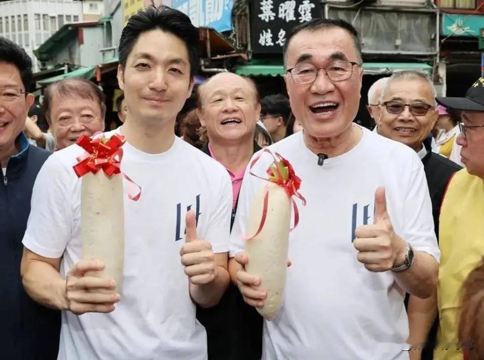 你们发现没有，同样都是国民党主席郑丽文征召参选的县市长候选人，就拿新北市长候选人