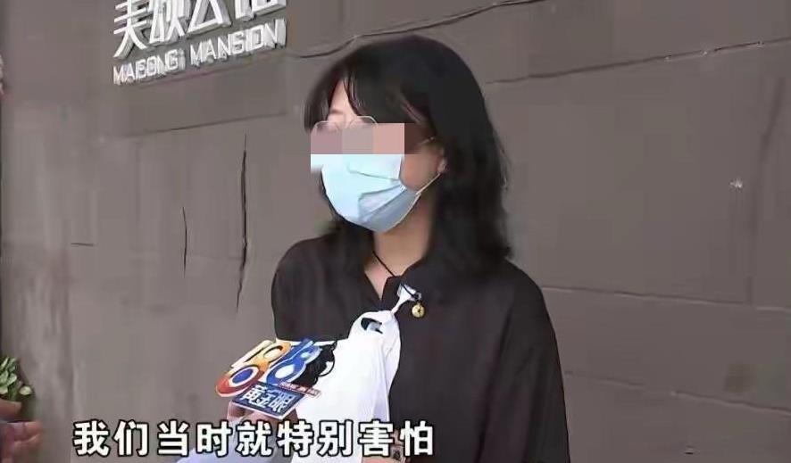 湖州安吉，一女子住酒店，凌晨4点，天花板消防喷淋暴裂，水倾盆而下，女子滑倒，撞