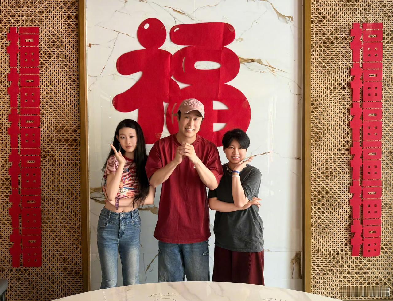 小沈阳：媳妇儿，咱家这“包饺子流水线”总算收工了，过程主打一个手忙脚乱，乱中有序