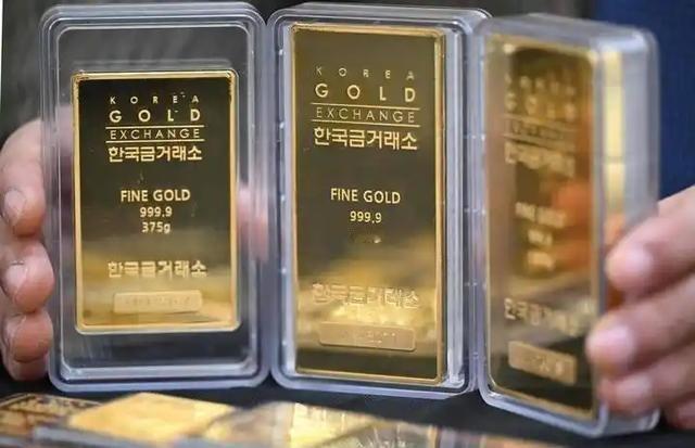 华尔街现在使劲将黄金往上弄，目的是什么？本质上就是美国要降息，一旦降息了，钱就要