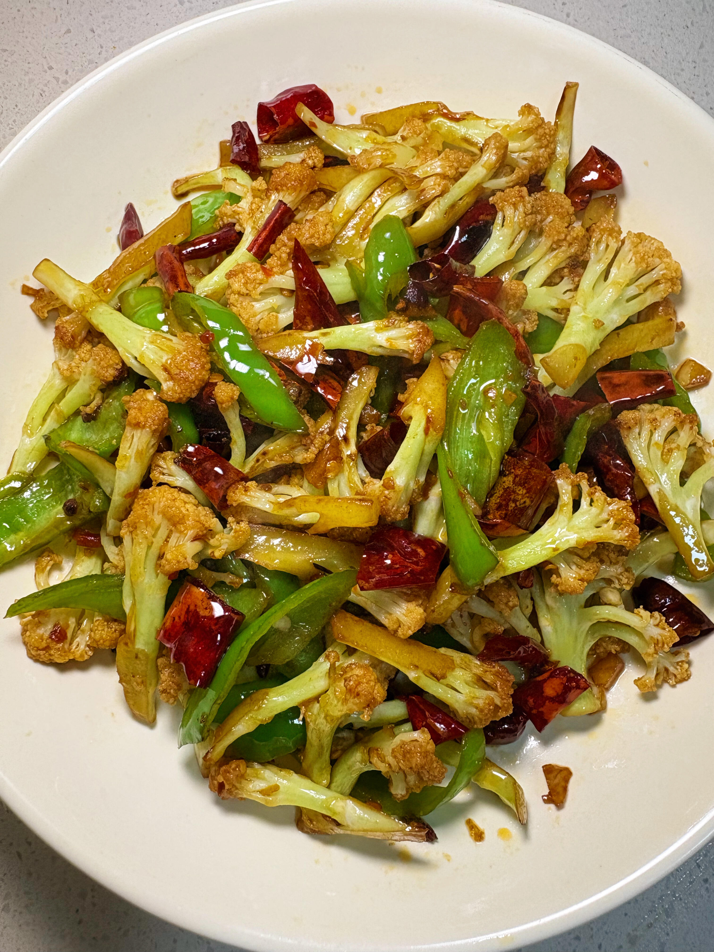 懒人福音！干锅花菜5分钟搞定，香辣下饭超解馋绝了家人们！干锅花菜这样做，香到舔