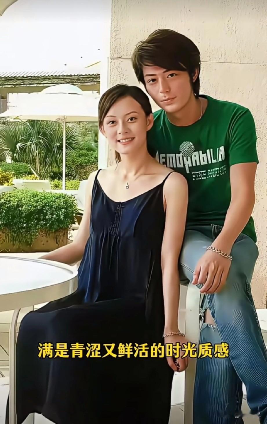 可惜霍建华有心，孙俪无意。这张旧照里，孙俪身着黑色吊带长裙，温婉浅笑。