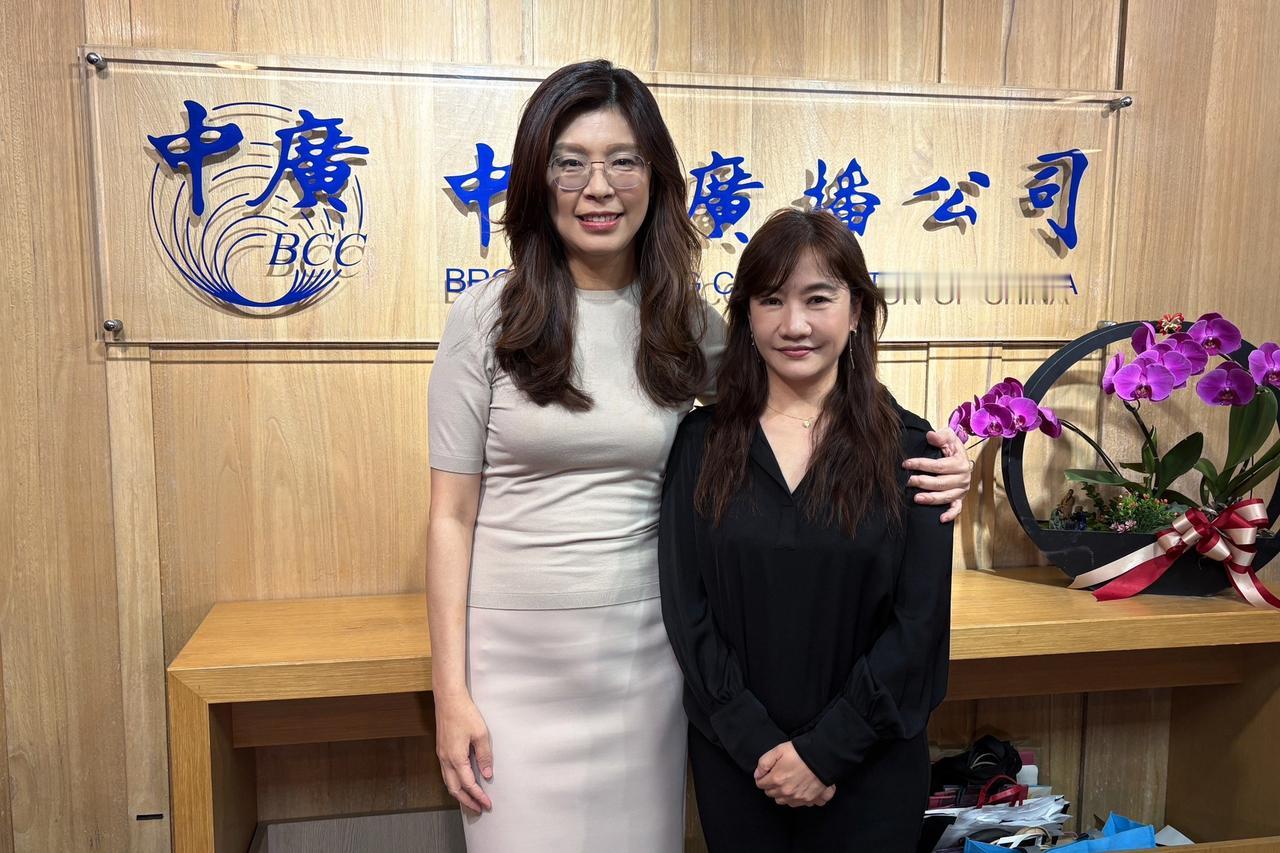 郑丽文坚持军购「3800亿＋N」　喊话蓝营：有压力就甩给我「我来扛」梅花新闻