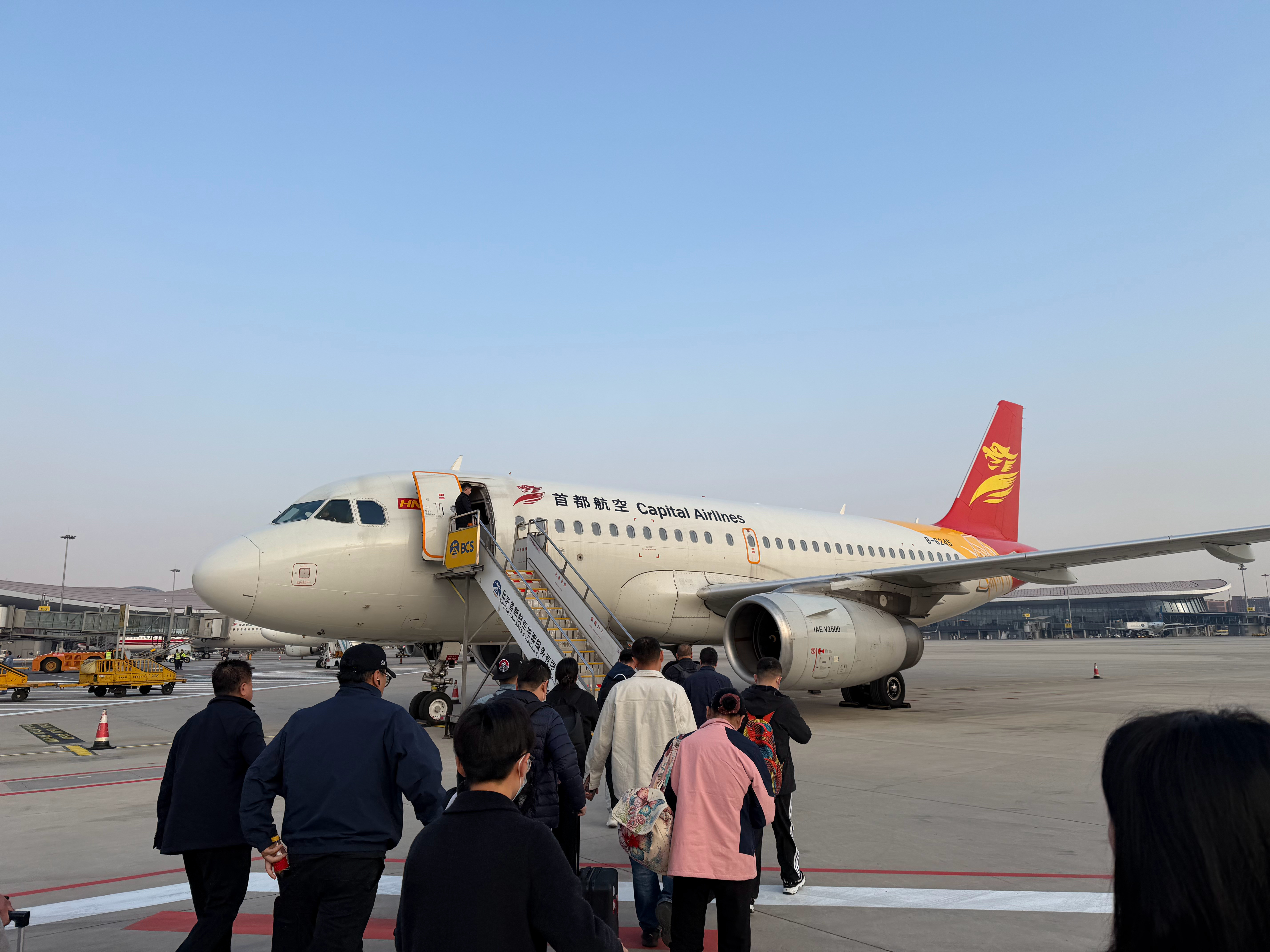 飞青海玉树了，落地就是3950m海拔。最近几年每年都上高原，已经化身血氧战士了，