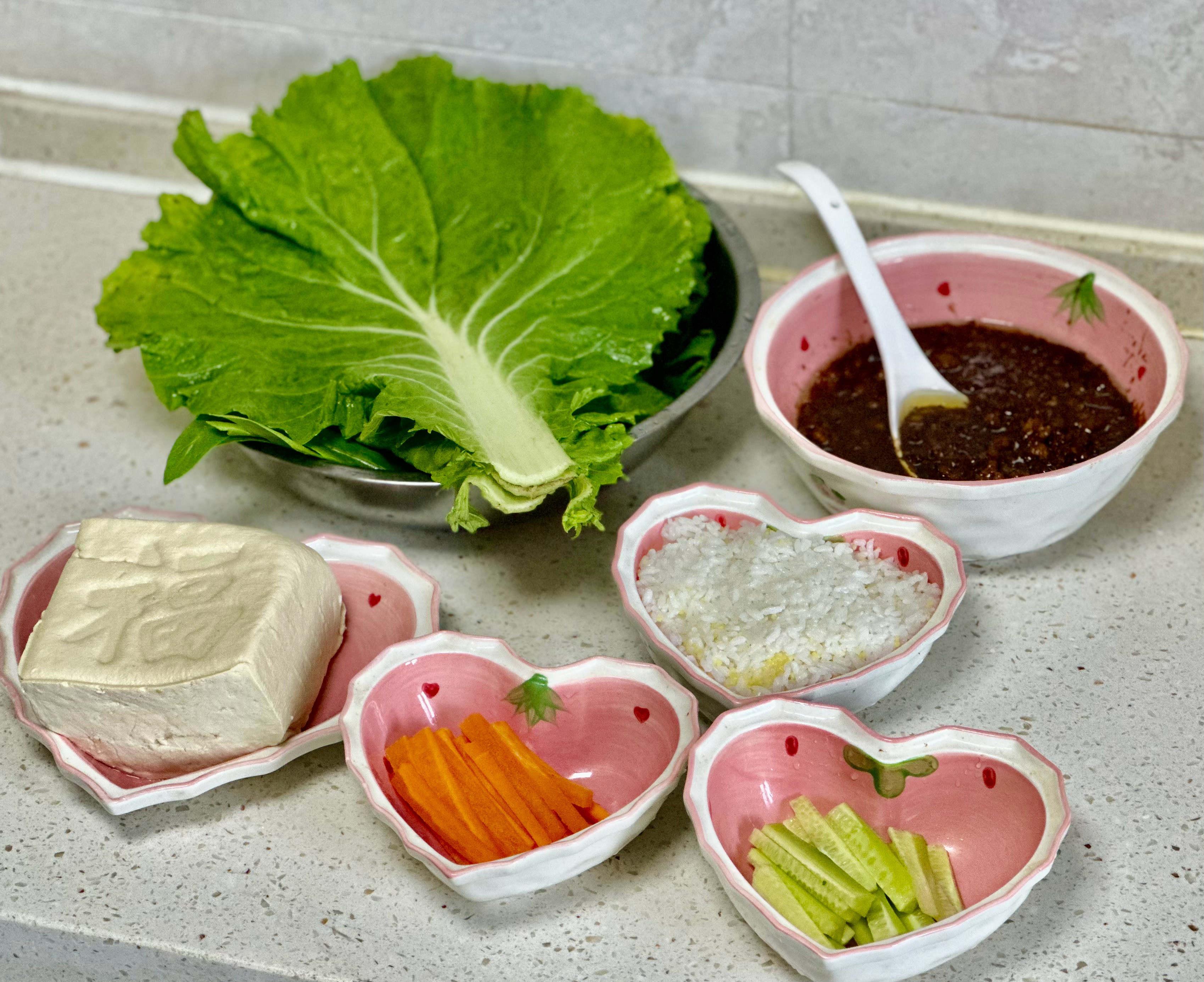 肉酱豆腐菜包饭[抱抱][抱抱][抱抱]​​​