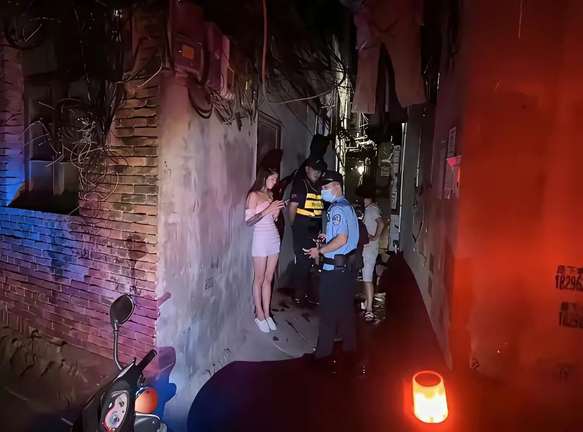 遇到警察查房怎么办？