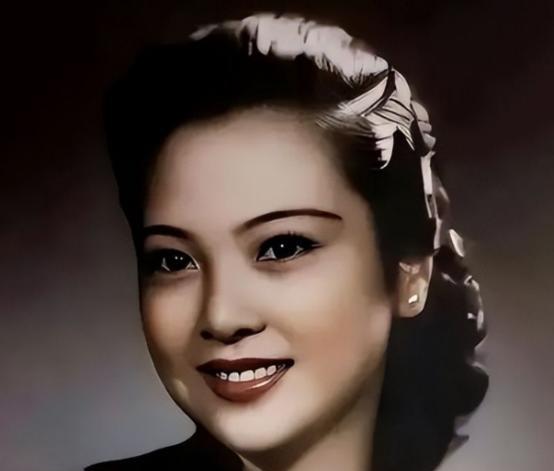 1938年，41岁戴笠借口加班，把秘书余淑衡，带到了卧房。戴笠递给她一杯咖啡：“