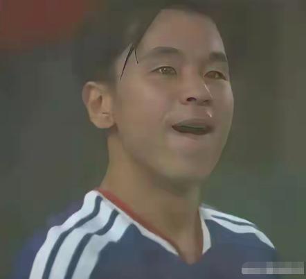 中国男足可以输球，但是球员也必须记住这张脸，他就是日本队6号球员小仓幸成，身高只