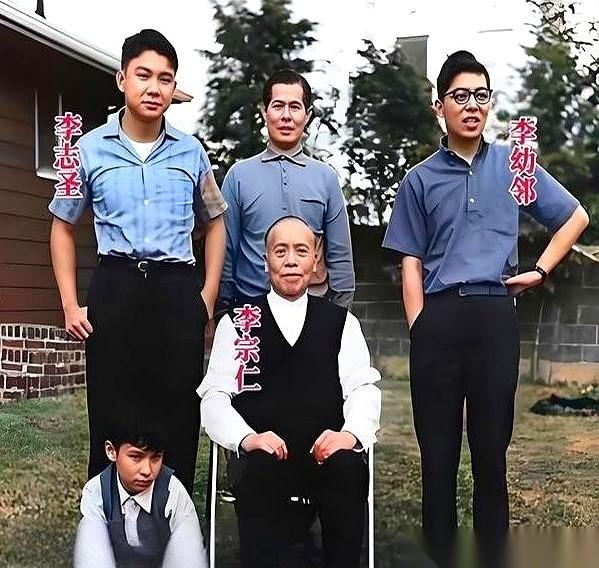 1911年的冬夜，广西临桂。20岁的陆军学生李宗仁，正站在洞房门口死死盯着那扇