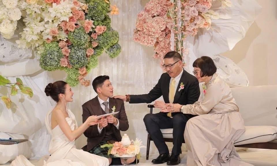 #泰国娱乐#Mild、Pai举行大婚典礼，Nong、Kai作为女方家长出席了婚